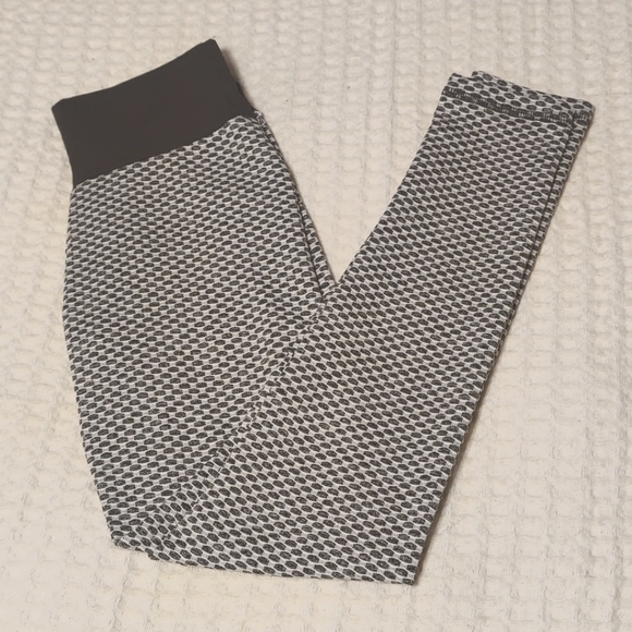 Tik Tok Leggings - Picture 5 of 5